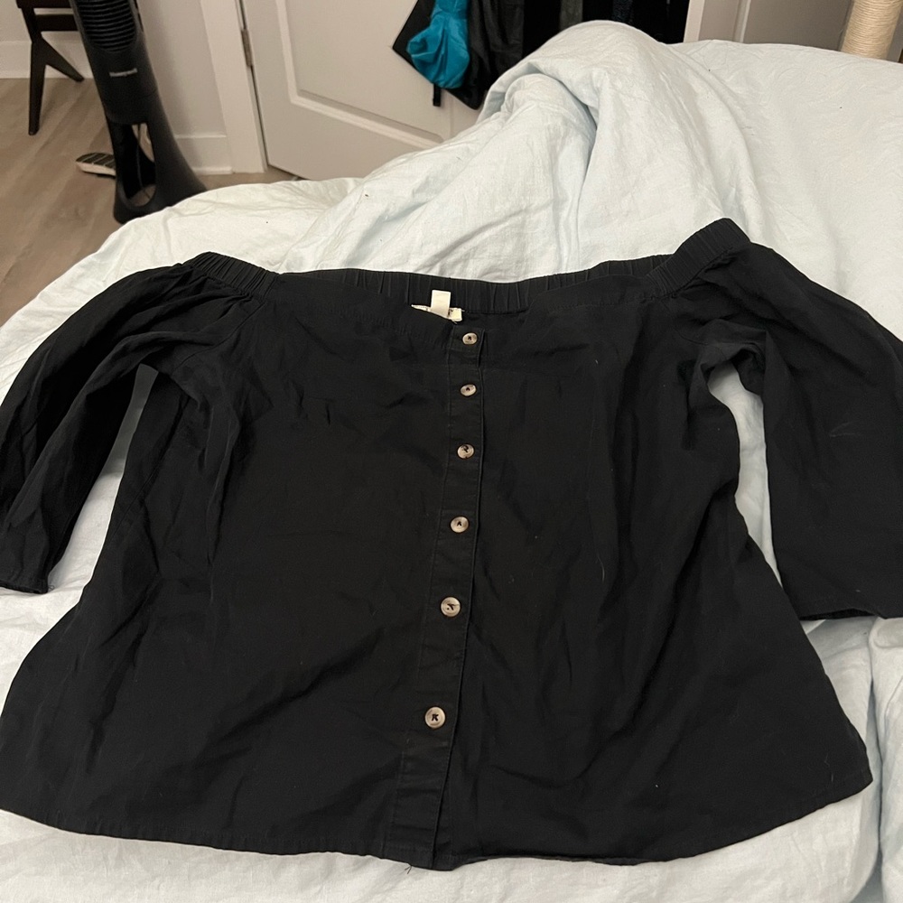 Francesca’s Medium off the shoulder block button up top